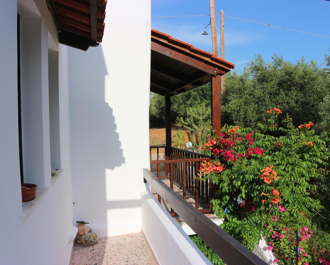 Oliaria Apartments Platanias  Bagian luar foto