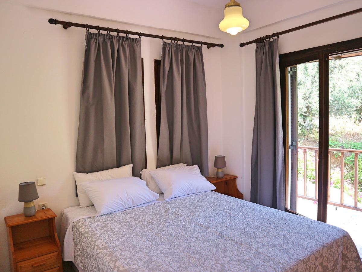 Oliaria Apartments Platanias  Bagian luar foto