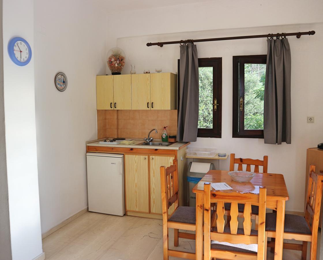 Oliaria Apartments Platanias  Bagian luar foto