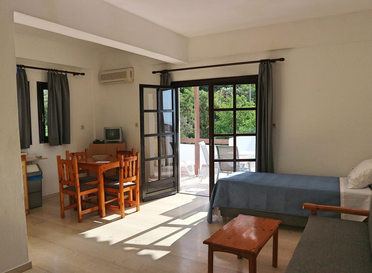 Oliaria Apartments Platanias  Bagian luar foto