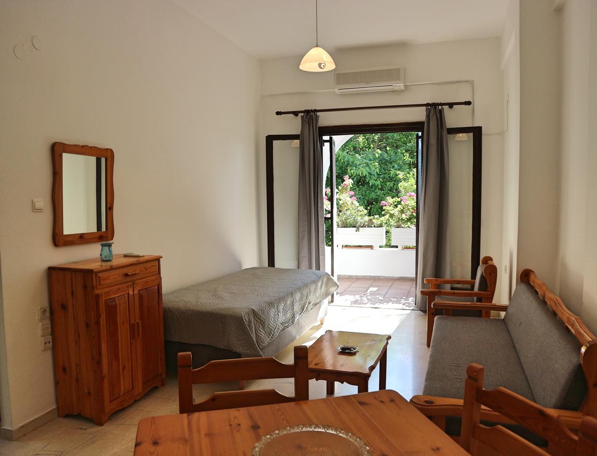 Oliaria Apartments Platanias  Bagian luar foto