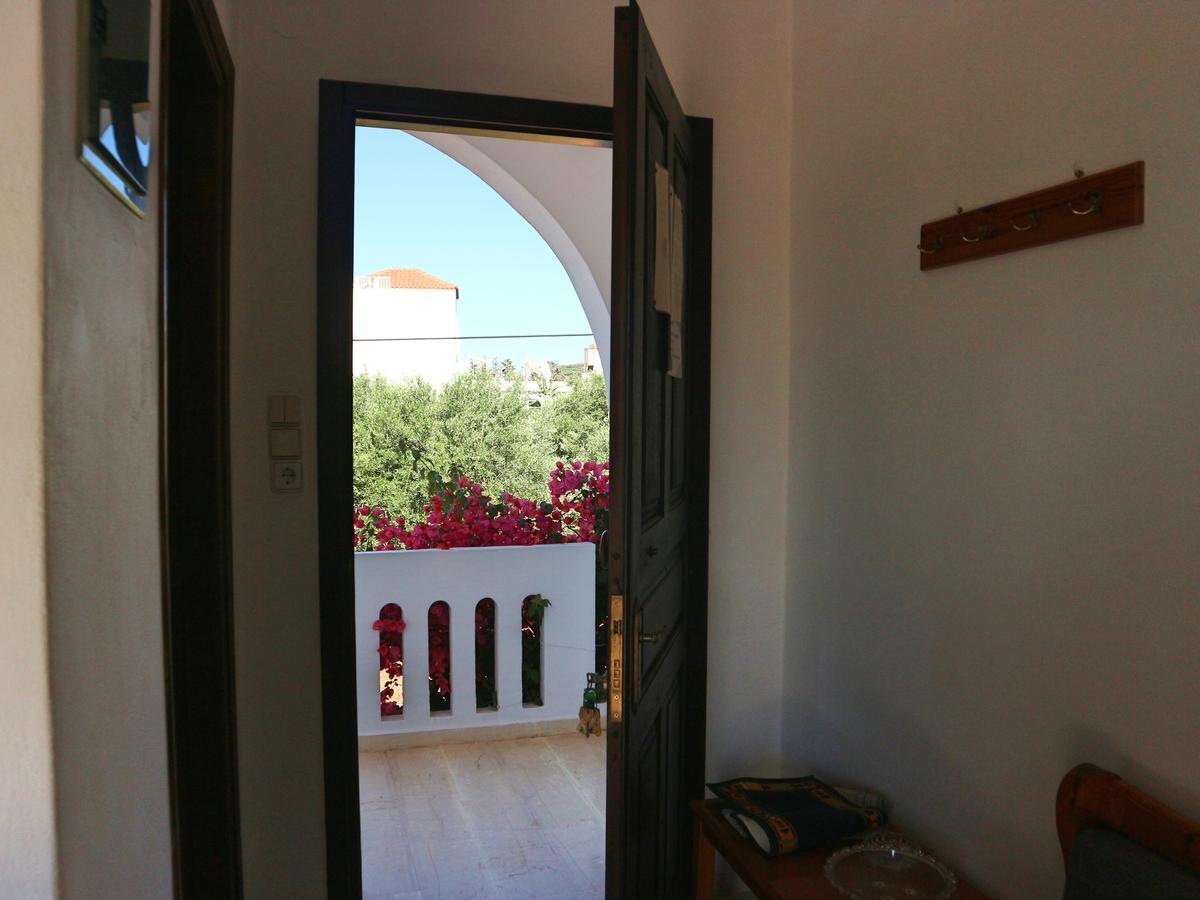 Oliaria Apartments Platanias  Bagian luar foto